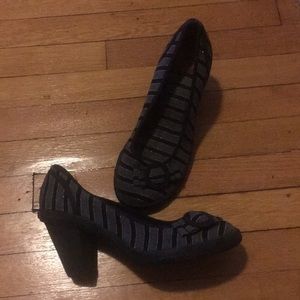 Rocket Dog black and grey pumps.